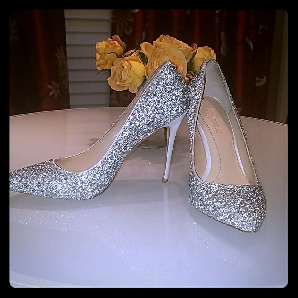 Vince Camuto pumps
